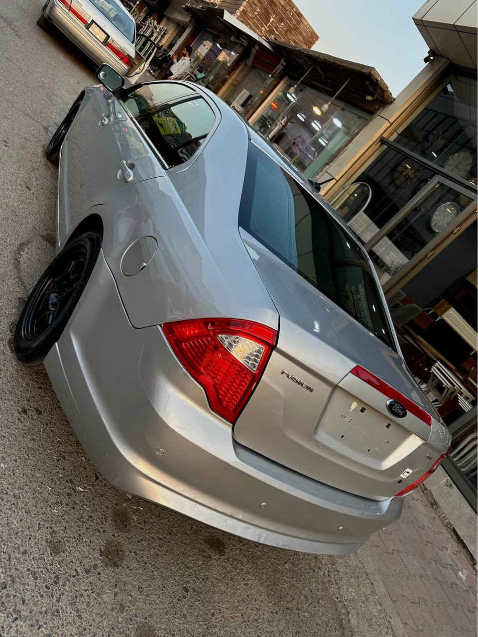 Ford fusion SE 
مـۆدێـل ٢٠١٠ - مــواســەفـات SE - بــێ بــۆیــاخ 
سەنەوی و ڕەقەم هەتا ٢٠٢٩ تــازەیــە - تایەی تازەیە - تـەپەی گێری نییە - مەجموعەی سوکان بیلادی - بلوتوز - سیستمی Microsoft-  گــێڕ و مـەکـینە و کـارەبایی و تەحویل و غەرامە بە شەرت 
لە سلێمانیم 
*********** السليمانية, العراق
