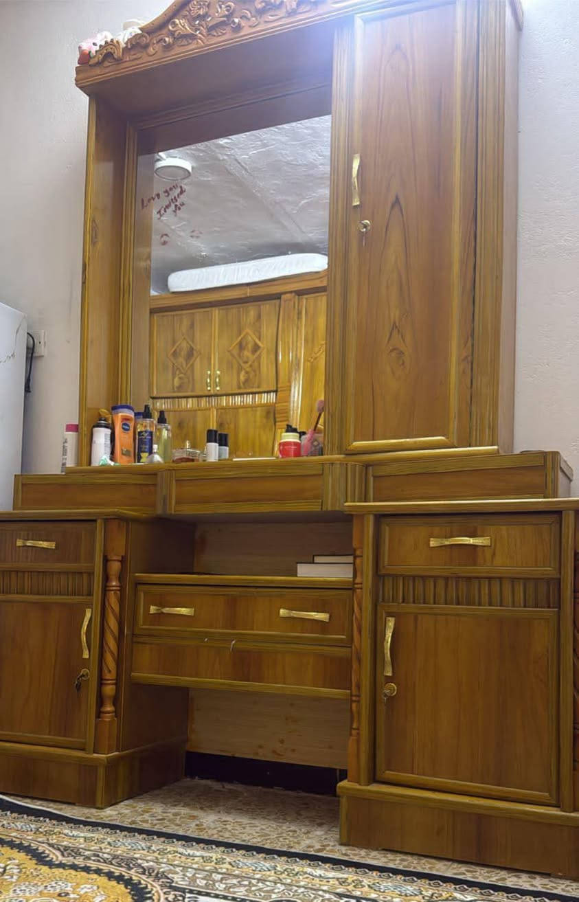 غرفه اخشاب صاج طابقين إستخدام قليل جداً
***********
