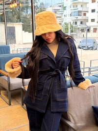 طقم جينز • ياقة فرو • مقاسات ٣٦-٤٦