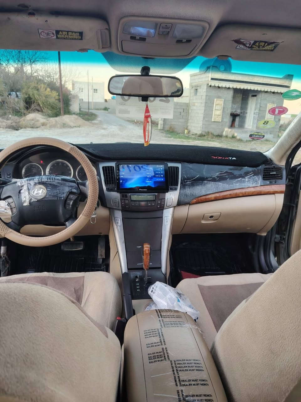 السلام عليكم
اقره ال منشور بعدين اتصل 
سوناتا موديل 2010
محرك 2400
شرط محرك گير صدر تايرات السيارة كلهه شرط 
بيهه رقم فقط بدون سنوية 
السيارة احلى من الصور 
السعر 50 وبيها مجال 
*********** اتصل
