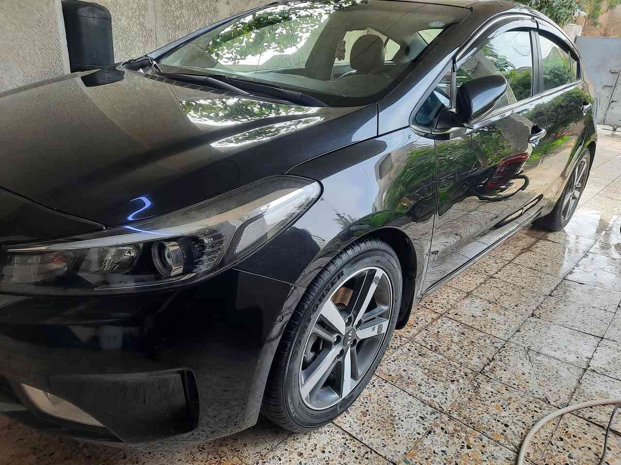 سيراتو ١٧ مواصفات إيراني فول ت*********** السعر ١١٧  مكان السياره الغزاليه رقم وهزه جديده
