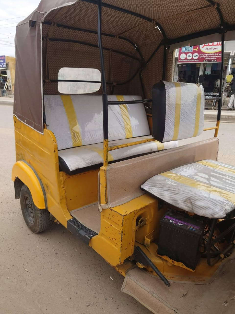 سلام عليكم اخواني تكتك للبيع مديل 18 شهر 7 رقم وسنويه سنويه نكليزي مصبوغه عام وبيه  صليب مكاني الاواسمه وره سبع قصور شراي يخابر وبل خدمه عارضه 4200 وهاذ رقمي ***********
