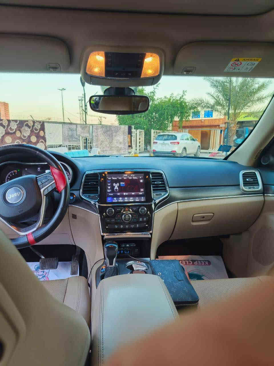 سلام عليكم 
جيب لمتد 2020 للبيع
خليجي كلين 
رقم الجديد بغداد 
باسمي 
اللون بيتنجاني 
فول مواصفات 
داخل لونين اسود وبيجي 
فور ويل 
بانوراما 
لايتات زنون بلاد 
مري شفط وحساس 
جنطة كهرباء 
شاشات جبيره 
شاشات بالكشنات 
كشنات تبريد وتدفئه 
استيرن كهرباء 
تدفئه استيرن 
حساسات امامي خلفي 
رادار 
كشنات جلد كهرباء وميموري 
محرك 3600 ممفتوح اي برغي بي بلاد 
ماشيه 60 الف كيلو 
السياره مكفوله من صبغ 
بيها شبر بارد جاملغ امامي فقط مرفق بالصور  
تخم تاير جديد 
شرط تاخذها للسنور 
السعر 30 بيها مجال بسيط جدا 
تحويل مباشر 
العنوان زيونة 
رقم تلفون 
*********** بغداد
