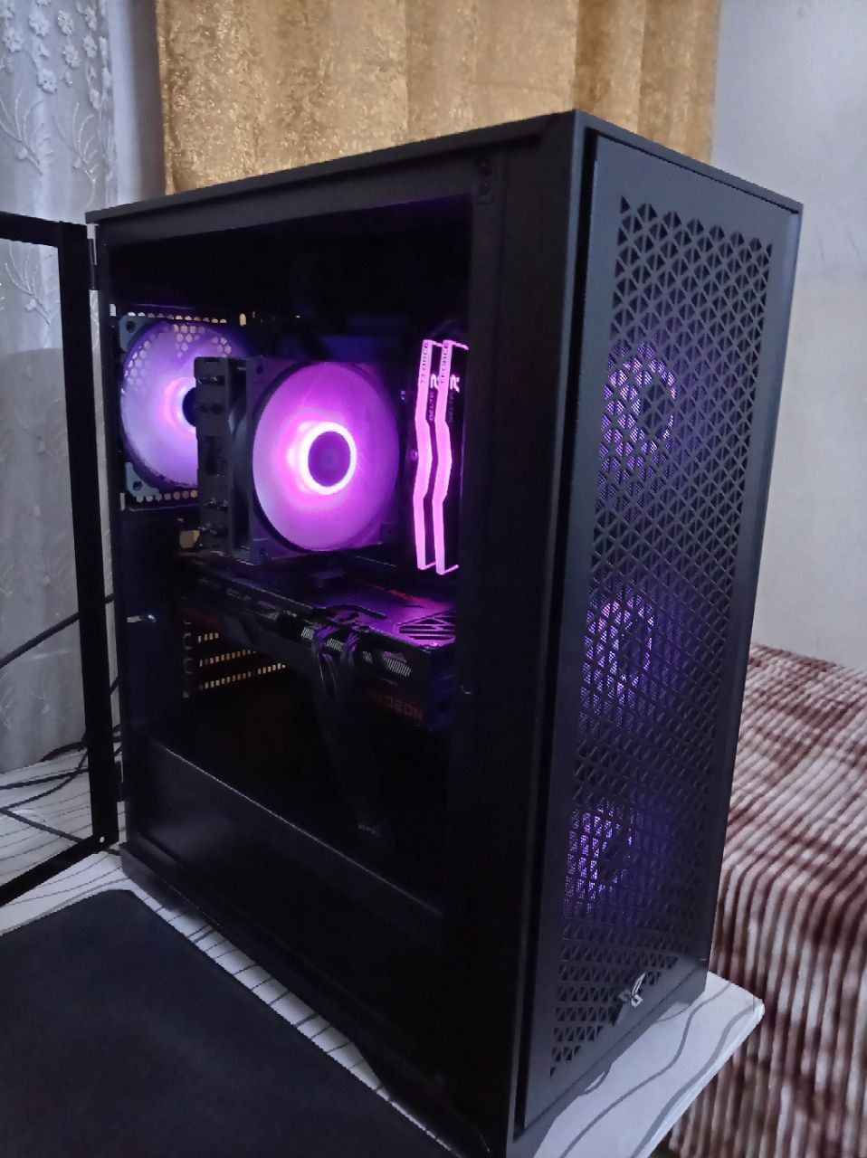 السلام عليكم تجميعة للبيع نضيفه كل الكراتين موجودة السعر 1150
• CPU: Intel Core i5-12400F
• Motherboard: Gigabyte B760 Gaming X
• GPU: Sapphire RX 6750 XT Pulse 12GB
• RAM: T-Force 16GB DDR4 3200MHz
• Storage: Lexar 1TB M.2 NVMe (3500MB/s)
• Power Supply: Deepcool PM750D 750W
• CPU Cooler: Deepcool AG400 BK
• Case: Xigmatek Lux S بغداد, العراق


**إذا كنت صاحب هذا الإعلان وتريد حذفه لأي سبب، رجاءا أرسل رسالة إلى الدعم الفني**