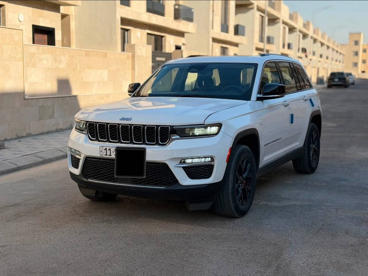 السلام عليكم
للبيع جيب لاريدو موديل 2023 خمسه راكب المرغوب 

محرك 3600 V6 المرغوب 

ماشية 27الف 

مواصفات السيارة

فتحه

بصمه

* كير ماوس 

* تشغيل عن بعد

* ردارات جانبية

* رادار امامي

* رادار خلفي

* حساسات خلفية

* توقف ذاتي

* كاميرا دوارة

* نقاط عمياء

* تحديد مسار

* قيادة شبه ذاتية

* كروس سرعه

* سايد بريك بصمة (كهرباء)

* ويل 20 

* شاحن لاسلكي

* ابل كار بلي

* كشن كهرباء

* هيترات بلكشن

* تبريد 3 قطع 

   •كشنات جلد

* لايت زينون بلادي

السيارة حادث جاملغ وبنيد 

السعر 248 قفل 
بيع فقط بدون مرواس 

مكان السيارة بغداد 
حي الجهاد

***********
