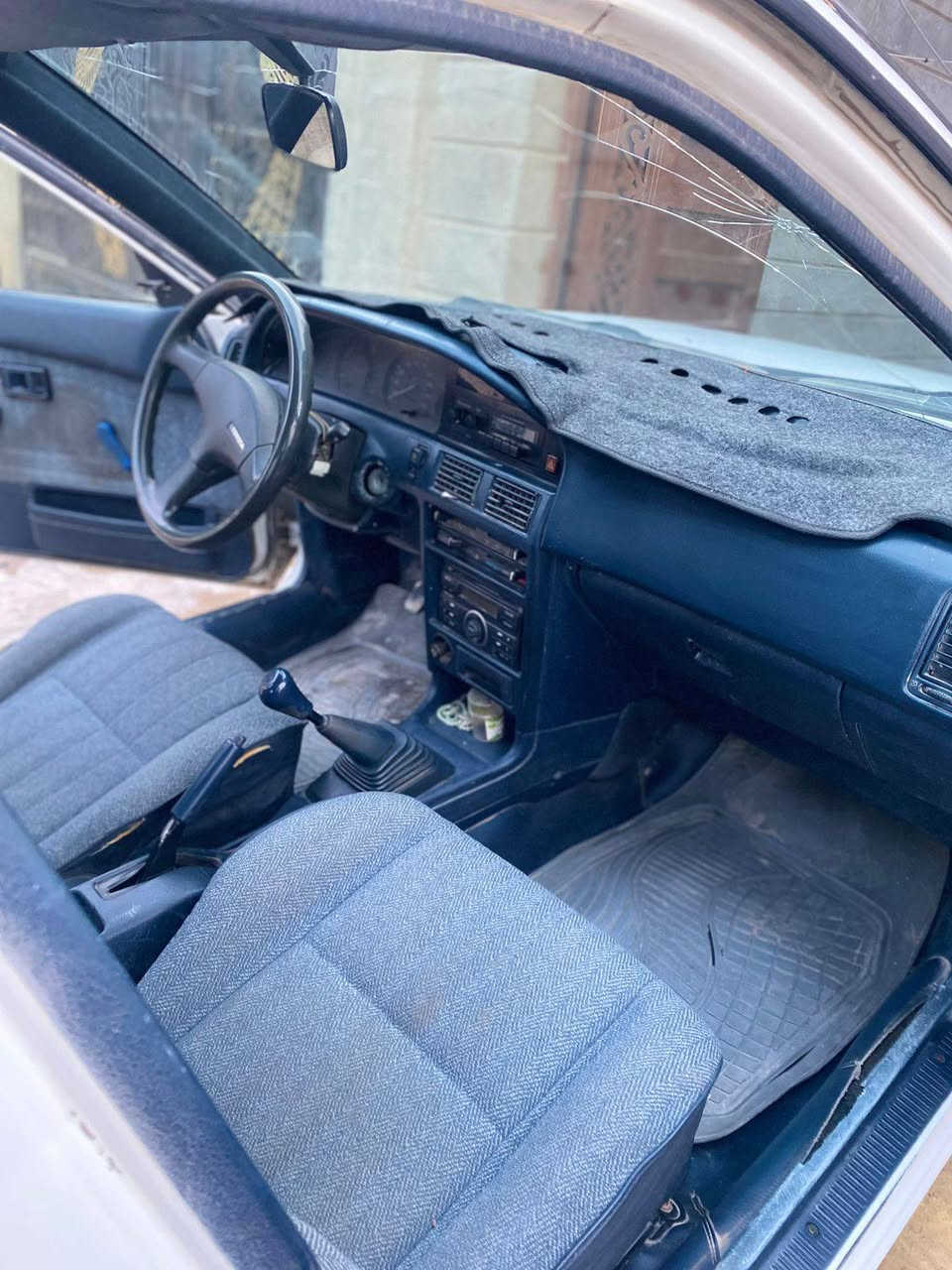 السلام عليكم سياره كورله موديل 1990تدفئه وتبريد رقم بغداد الموقع سامراء السعر 53 وبيه مجال الستفسار على هاذ الرقم ***********
