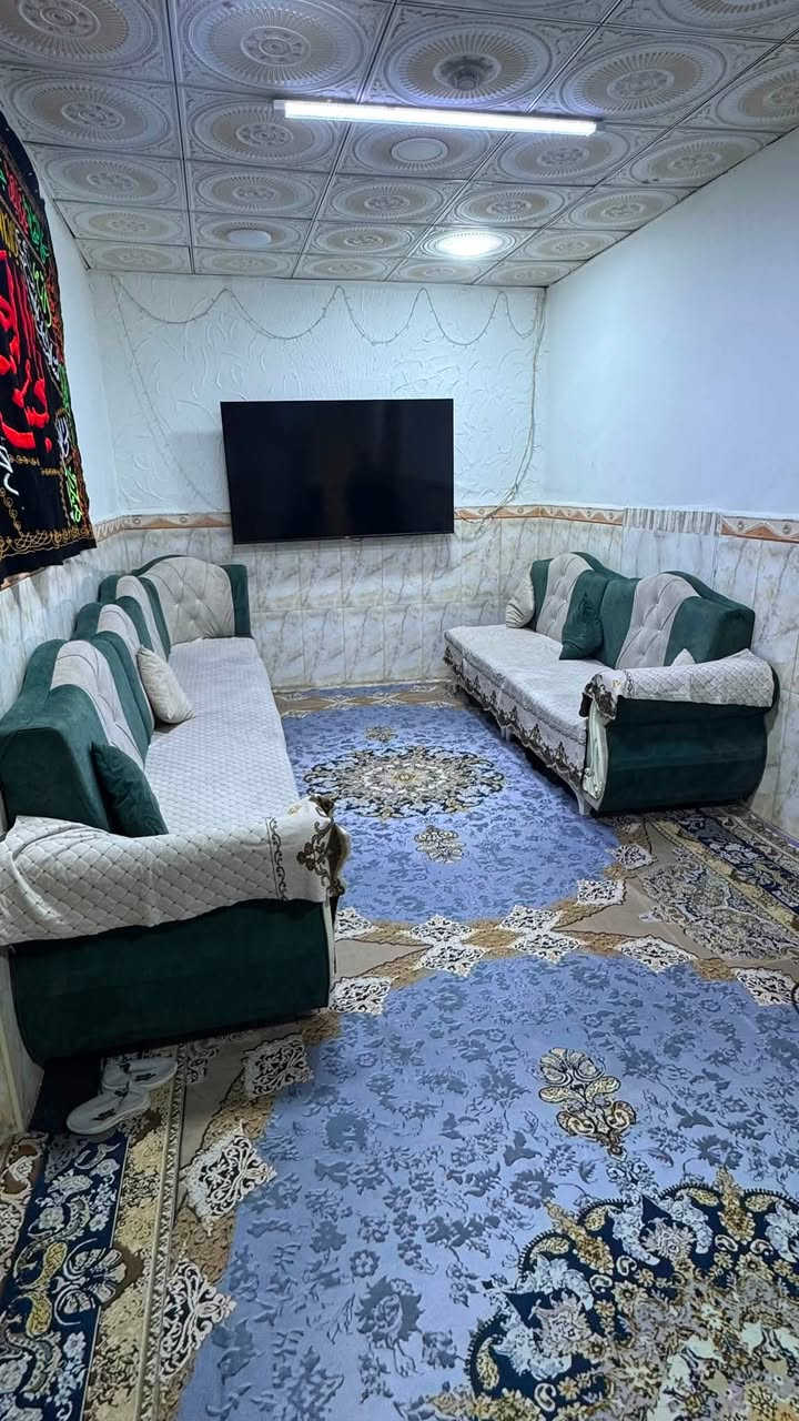 ديوان 7 متر
النضافه 70 ‎%‎
متوفر بالجمهوريه شارع المكاتب 
السعر 135 الف 
التواصل خاص او على الرقم 
***********
