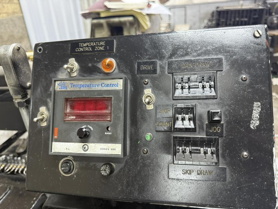 ماكنة مروحية ربع بطال فويل ذهبي بلادي الماني 13,000$

ماكنة طرحية  قياس 58.5*46 على الخشب بعدها سعر 8000 $ 

ماكنة طرحية  قياس 38*52 سعر 6000 $ 

المكائن نظيفة وغير مستهلكة بغداد للتواصل  ‪***********‬ واتساب
