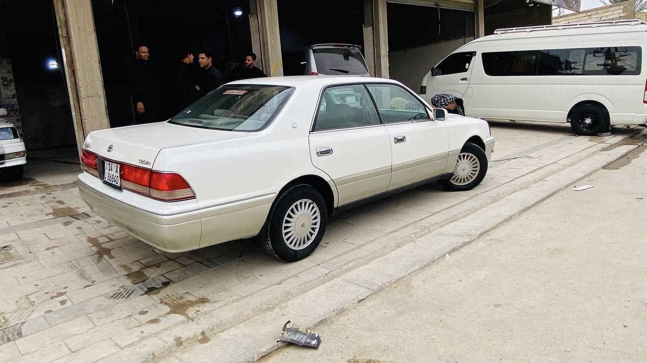 راس الثور فلات مكفوله من الكص والنقل والعيب الشرعي رقم بصره انكليزي سنويه مجدده تحويل  مكينه وكير vvti 3000 فيشتين حاويه حداده جديده تخم تاير تبريد دواخل جديده السياره جاهزه واحلى من الصور  العنوان بصره قضاء المدينه السعر 92 وبيهه مجال قليل للاستفسار الاتصال الاتصال ***********
