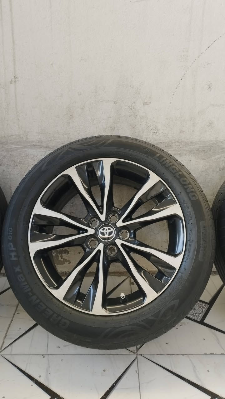 اسلام عليكم اخوان واصل وجب جديد سعر مناسب 325 الف طخم ويل تايرات نضيف جدا كورلا SE  حجم 16 تجاري لا عواج لا كسر لا لحيم لا صباغ طخم تايرات 205/55/16سعر طخم 325 الف عنوان كركوك قادسي أو لا يم نادي سولاف رقم موبايل اسيا بي واتساب *********** ***********
