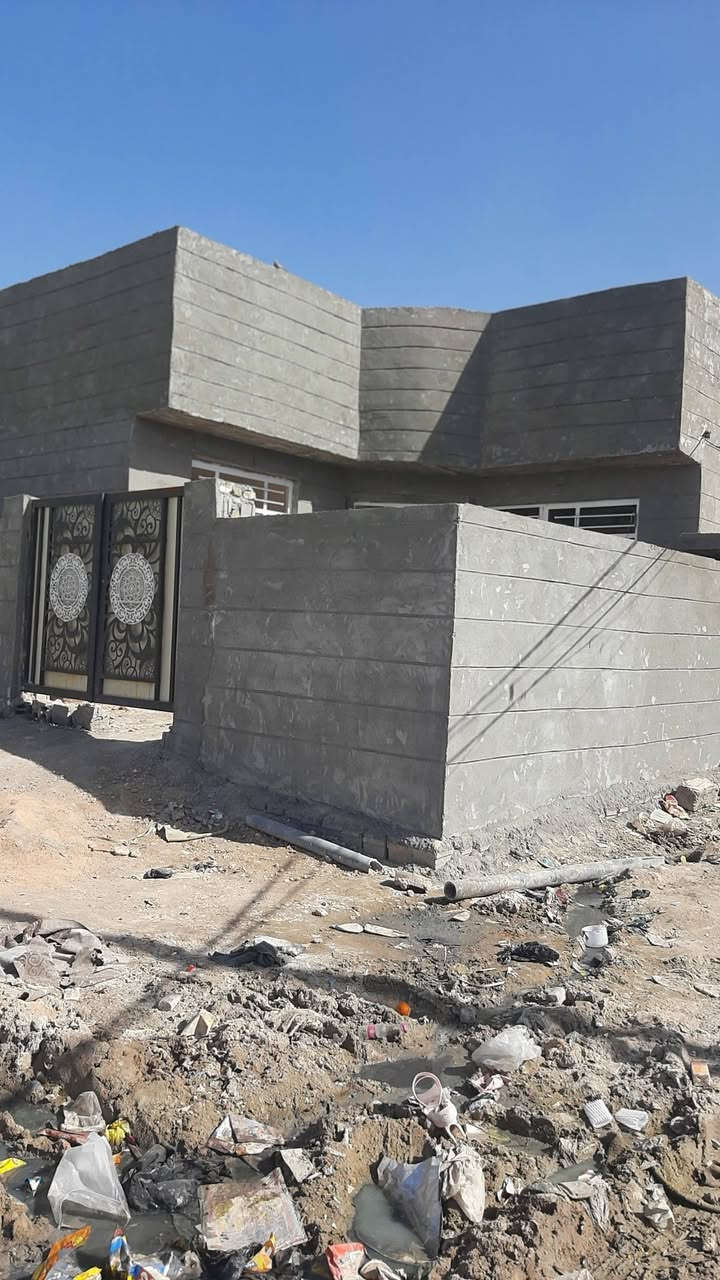 مشتملات عدد 2 بيهن نواقص قليله المساحه واحد 100 وثاني 100 وياه فضله 50 متر ثنينهن ب80 قفل واذا يكملهن تسليم مفتاح 🔑 ب90 بيهن مجال قليل عنوان بالعبوديه خلف العلوه يعني هم قريب عليها شارع عريض كلش اتصال عالرقم ***********
