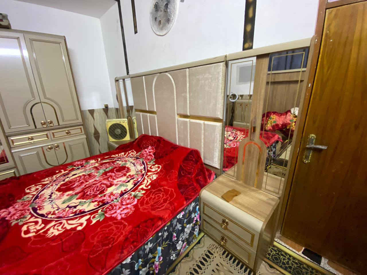 سلام عليكم  عدي غرفه اخشاب تركي للبيع حديث مكونه من 9قطع صار شهر مشتريهه صارت عليه ب 3 ملايين ونص 
الي يطي بيهه سعر زين ابيع حته اذا قصد بس يطي مقدمه زينه  ممتواجد فيس بس واتساب  ***********)***********
