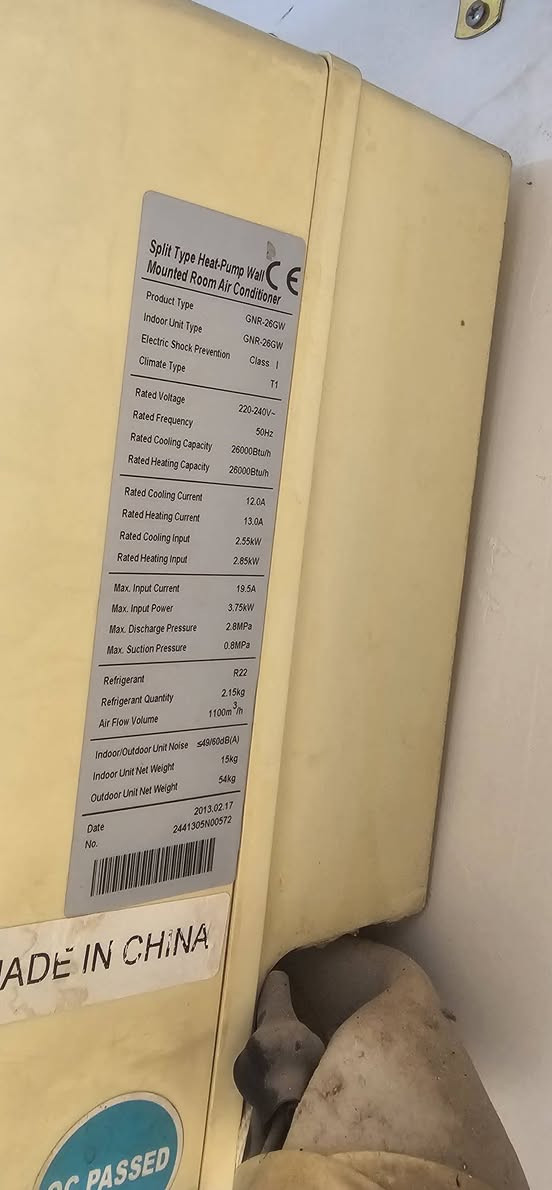 سبلتين مواصفاتهن موضحة بالصور السانيو  ياباني مو صيني شغال بس ينطي هوا بارد من ٥الى ١٠ دقايق ويجمع ثلج بالقطعه الداخليه ويفصل 
الجنرال المفروض شغال ابيعه عاطل 
انطي سعر مناسب وبالعافية عليك


**إذا كنت صاحب هذا الإعلان وتريد حذفه لأي سبب، رجاءا أرسل رسالة إلى الدعم الفني**