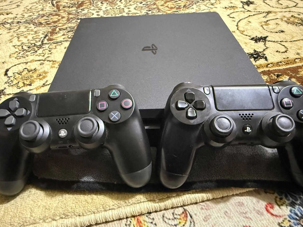 السلام عليكم شباب عندي بلي ٤سلم  جديد ممفتوح ذاكره ٥٠٠ للبيع
مهكر نظام ١٢.٥٢ 
قرص تهكيره ثواني 
بي العاب هواي و٢ جوستك تجاري جدد 
السعر ٢٤٠الف 
المكان فقط ديوانية


**إذا كنت صاحب هذا الإعلان وتريد حذفه لأي سبب، رجاءا أرسل رسالة إلى الدعم الفني**