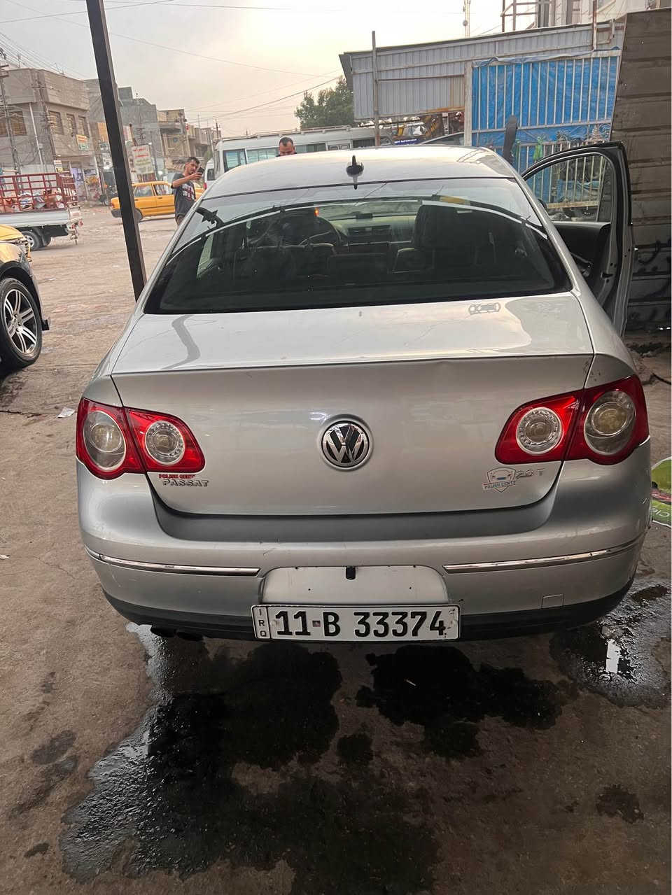 سلام عليكم 
فوكس واكن باسات موديل 2009 باسمي رقم الحديث
فول مواصفات داخل اسود سلايد تدفئة كشنات شاشة لايت عدسه زنون نواقصها دعامية امامية يحتاجلها ترتيب والتنته الداخليه مكاني بغداد الجديدة او زيونة
للاستفسار *********** بغداد, العراق
