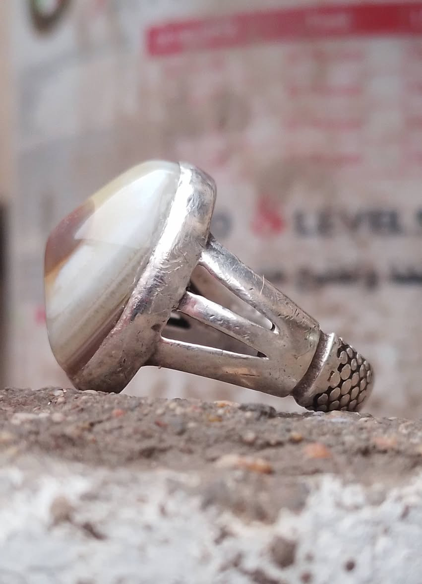 السلام عليــكم
لبيــــع بــ (35 الـف)  بدون عمله رجاءً  قياس  ( 21 _22) 
 محبس حجر سليماني « معطف» گصه قبه 
صياغه عراقيه جميل جداً
بدون إحراج توصيل ماكو  ( بدون حجز رجاء اخوي )
مكاني  بغداد مدينه الصدر


**إذا كنت صاحب هذا الإعلان وتريد حذفه لأي سبب، رجاءا أرسل رسالة إلى الدعم الفني**