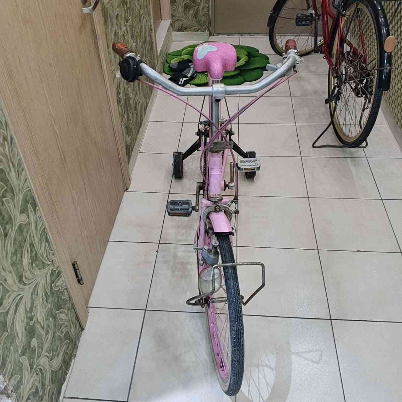 السلام عليكم
البايسكل الاحمر حجم 27 سعر 120 بي مجال جايبة ب 150
البايسكل الوردي حجم 20 سعر 75 جايبة ب 85 
البايسكلات استعمال قليل
للاستفسار ***********
