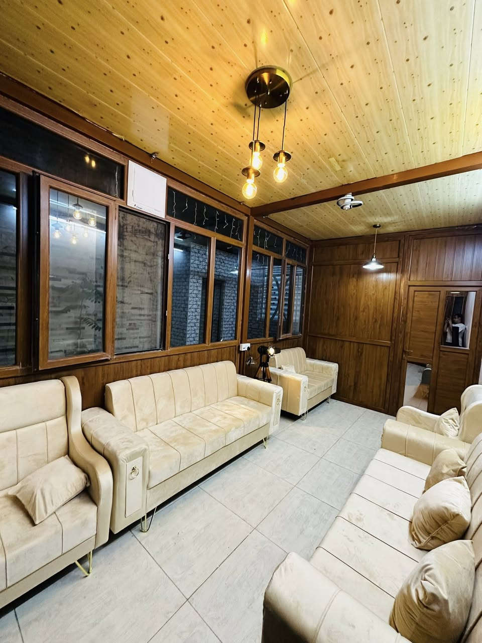 سلام عليكم
بيت للبيع جكوك شارع 15 قرب شارع  عشرين جهة الكاظمة طابو (طابو)المساحة 120 متر بيت كامل ما ناقصة شي الطابق الاول غرفتين نوم اكبار واستقبال وصالة وحديقة وكراج خارجي ومطبخ وحمام ومنور وفوك مسوي ساندويج بيتونة جبيرة وغرفة مخلي بيها غراض وسطح جبير الفوك ينكعد بي مرتب الواجه 6.20
للستفسار خاص او اتصل ع رقم (السعر مناسب)
***********
