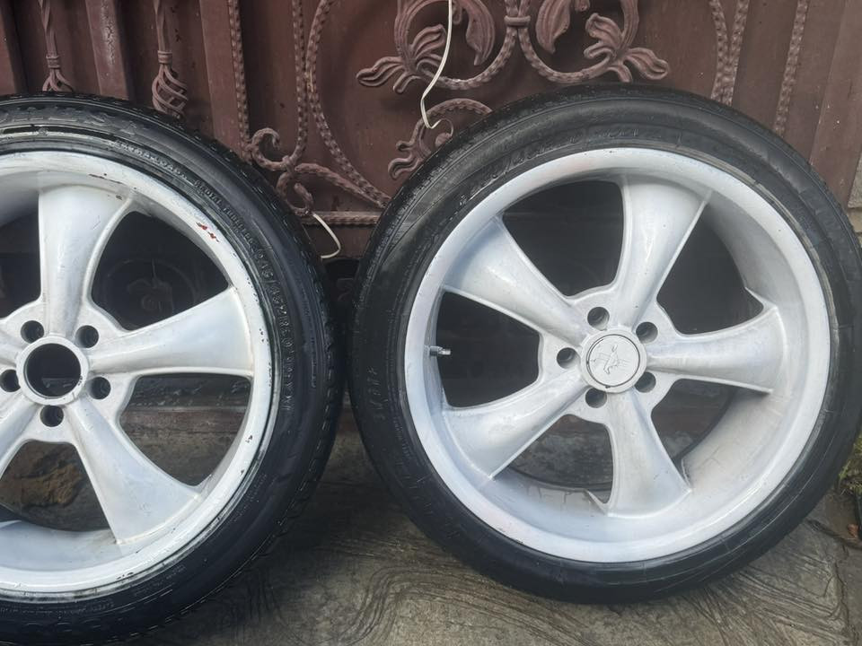 السلام عليكم وياله للبيع مع تايرات نضاف ***********
