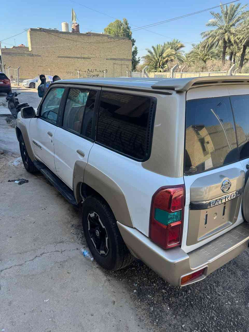 نيسان باترول ٢٠٠٨ 
مازاد الداخليه معاملتها واصل الكمرك
 سيارة جديده بس عوزه بعض النواقص البسيطه سعرها 80. ورقه 

ملاحظة إذا اكو مراوس بسياره احدث واطي فرق
*********** واتساب
*********** واتساب
