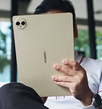 هواوي ميت باد برو حجم ١٢.٢ للبيع فقط  بطاريه ١٠٠ استخدام اقل الشهر  غر...