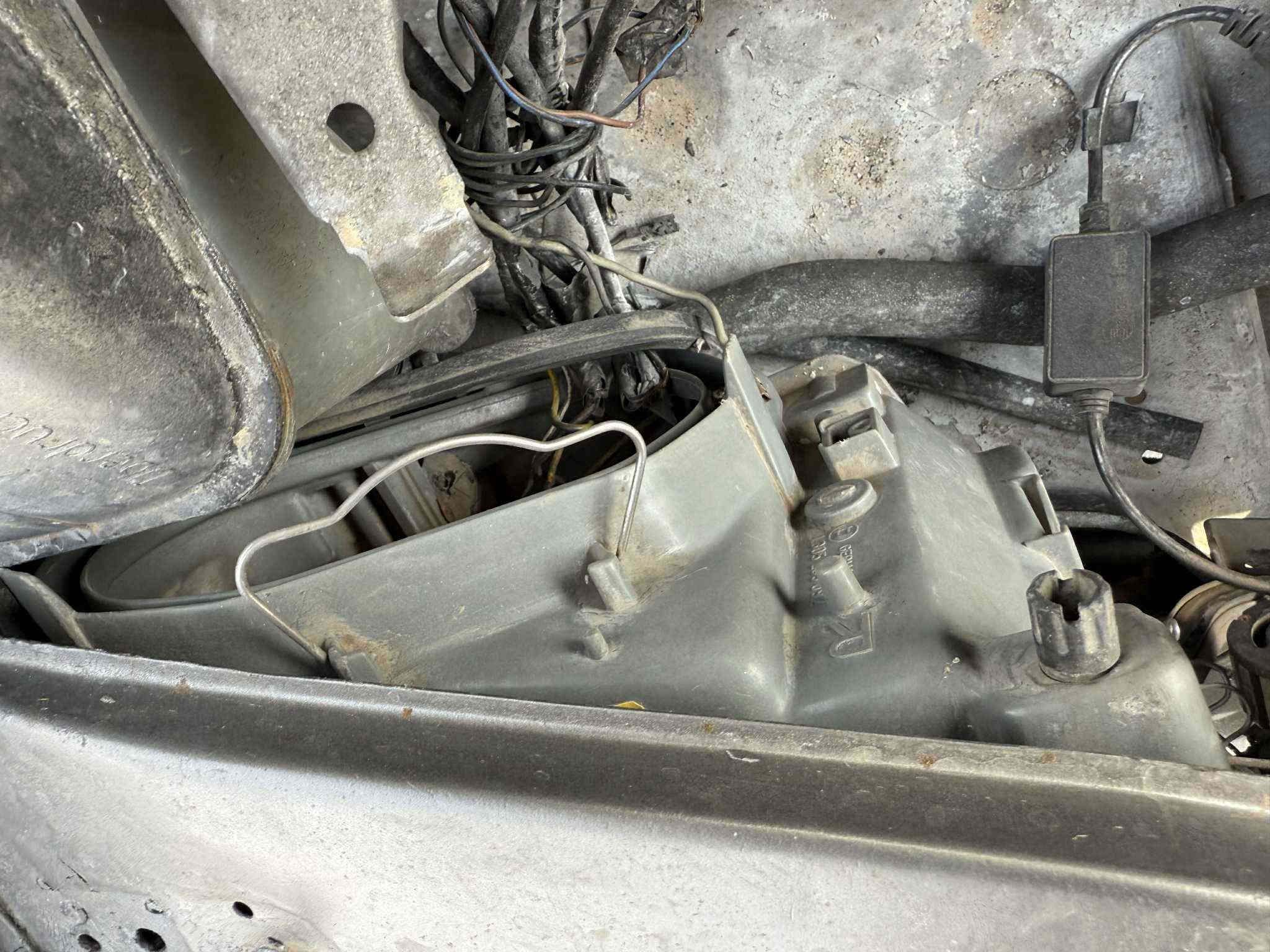 مواد رئاسی 
کل القطع ٥٠٠ الف 
، ٣ کشنات،٤ ابواب و بونیت
تقریبا نص غرفة
دشبول نضیف جدا، ناقص بس الصاجات
، ستیرن، توزیعات تبرید، صاجات شمسیات،....
ما ابیع قطعة او قطعتین رجاءا
المواد موجودة باربیل
خابر اذا شرای
*********** أربيل
