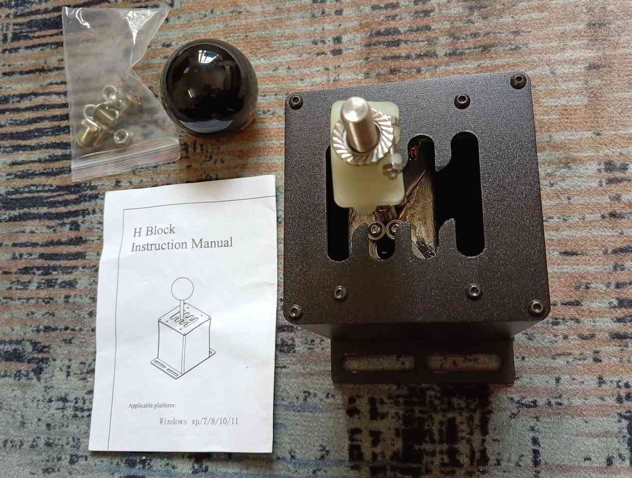 ناقل الحركة المحاكي Eynda 7+R H Gear Shifterهذا المنتج عبارة عن ناقل حركة يدوي (Shifter) مخصص لألعاب محاكاة قيادة السيارات على الكومبيوتر (Sim Racing).🛠️ المواصفات والميزات الرئيسيةالنمط والعمارة: يعمل بنظام H-Pattern ويحتوي على 7 سرعات أمامية بالإضافة إلى الغيار العكسي (R).التوافق: مصمم ليعمل بشكل أساسي على أجهزة الكمبيوتر (PC) عبر منفذ USB مستقل (Plug and Play).التوافق مع المقاود: يمكن استخدامه كمقود مستقل بجانب أشهر عجلات القيادة مثل:Logitech (G29, G27, G920, G923)Thrustmaster (T300, T500) أربيل, العراق


**إذا كنت صاحب هذا الإعلان وتريد حذفه لأي سبب، رجاءا أرسل رسالة إلى الدعم الفني**