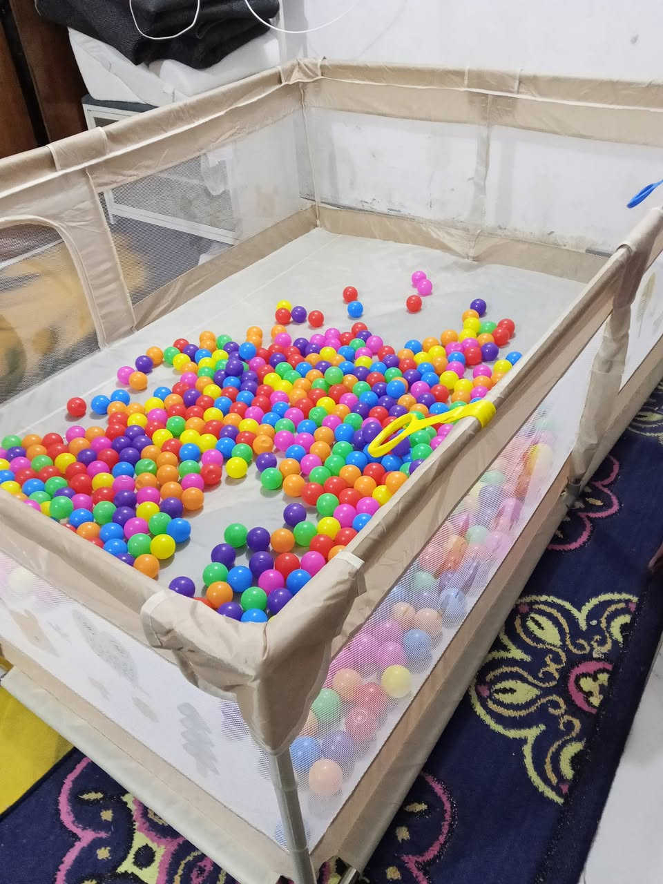 السلام عليكم شباب أغراض منزلية والعاب اطفال ايباد كيتار جنط سفر ورد اغصان كلشي بلصور موجود باسعار مناسبة الشراي يتواصل ***********
