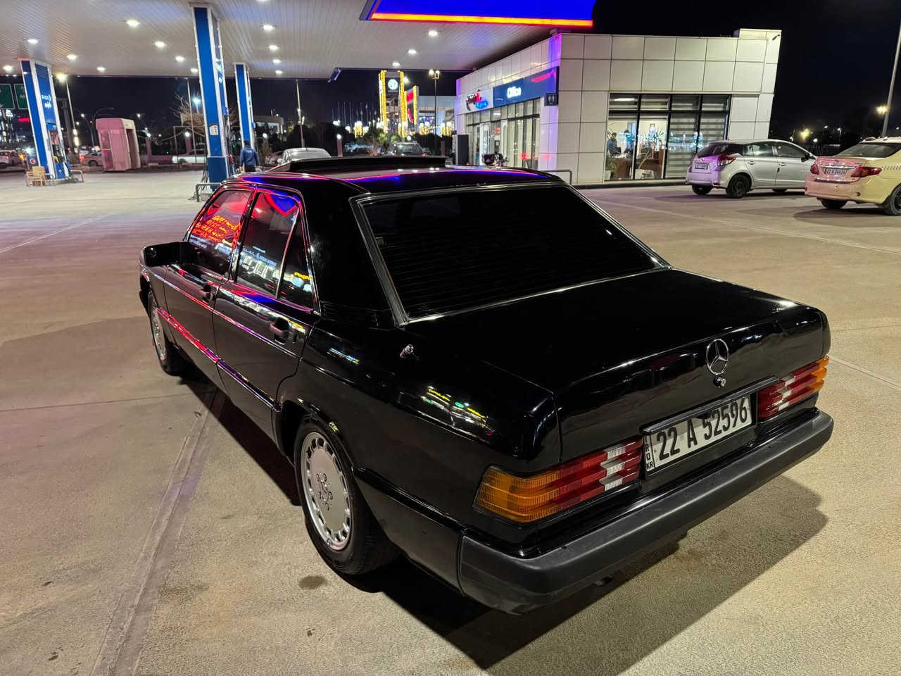 مارسيدس ١٩٠ موديل ١٩٩١ بيلاد ره شي قه تران بوياخ عامه لو جواني جه مپه كي خه فيفي پيشي هه يه ره قه مو سنه وي نوييه هتا ٢٠٣٠  هه زه يي نويه مكينه چوار پستنه گير عادي مواصفات سلايت ABS جام كاره بايي ته بريد له سلوري چوارتاييه و ويلي نوي پيشو پشتي كامل نوييه يك دينار مه سروفي تيدانييه يك وه ره قه غه رامه ي له سه ره پاشي معمله ده يگه رينمه وه سعري ٥٣ وه ره قه و معمله رقم ته له فون ***********/*********** شوين هه ولير Singapore
