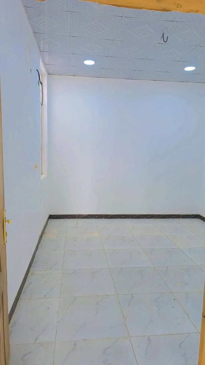 يالله سلام عليكم بيت البيع بيع متوازي متوازي 😮 المساحة 100متر بناء جديد غير مسكون عنوان مقابل قريت الغدير عمود320 استفسار اكثر***********   متوفر وتساب  سعر 30مليون ومع مجال
