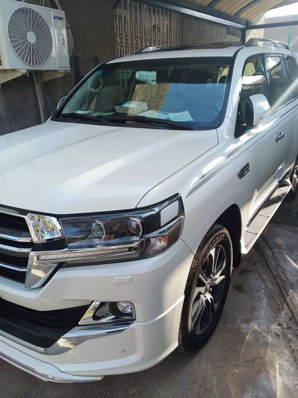 سلام عليكم للبيع لاندكروزر موديل 2020 ساز باب اول السياره مكفولة كفاله عامه وجديده بمعنه الكلمه ماشيه 48 الف حقيقي رقم بغداد الدولي تحويل ثاني يوم للاستفسار الاتصال على الرقم ***********
