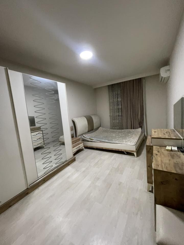 ‎شقة للإيجار – مؤثثة بالكامل
‎📍 الموقع: طريق كسنازان – بالقرب من مدينة ألعاب مجد لاند

‎✨ المواصفات:
‎• شقة مؤثثة بالكامل وجاهزة للسكن
‎• تحتوي على 2 غرفة نوم واسعة
‎📞 للاتصال والاستفسار: ***********
