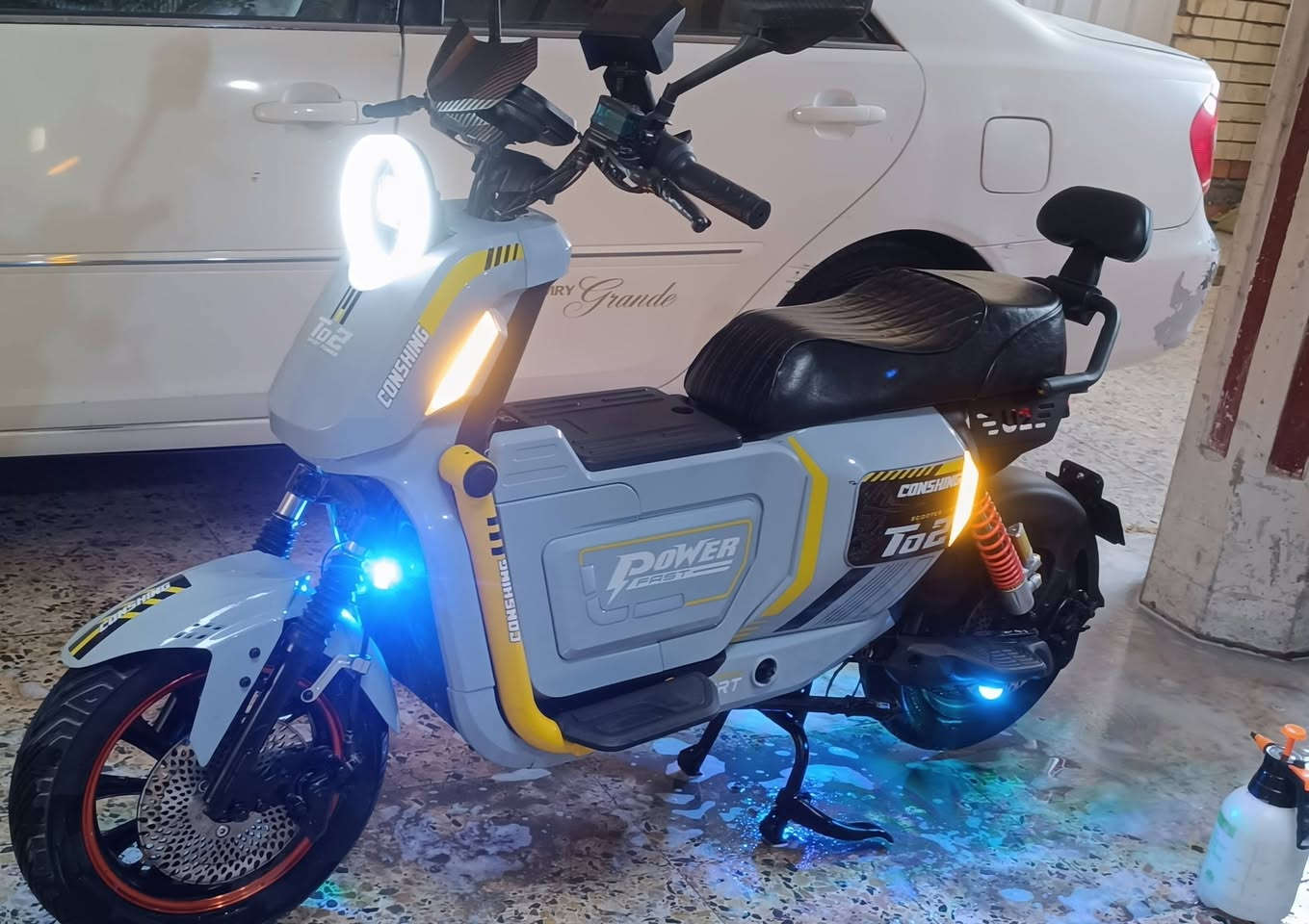 دراجة شحن من نوع TO2 او U2 نضافه 95
كلشي بيها جديد + سريعه ورزنه ووزن وترتيب بشلعه جميله

موصفاتها

کشن كبير نفرين وتكيه

صندوق قفل امامي

بطاريات 6 ومداراه بالحشن

2000 الملف

4 نمر بتسارع جميل شلعه

تجي شاشه كبيرة وتضهر العطل

وبيها بك رجوع مع قفال سرعه

كهربائيات اضويه كلها شغاله

مرايات وستاند حامل موبايل جديد 

السعر ٦٧٥الف

***********
