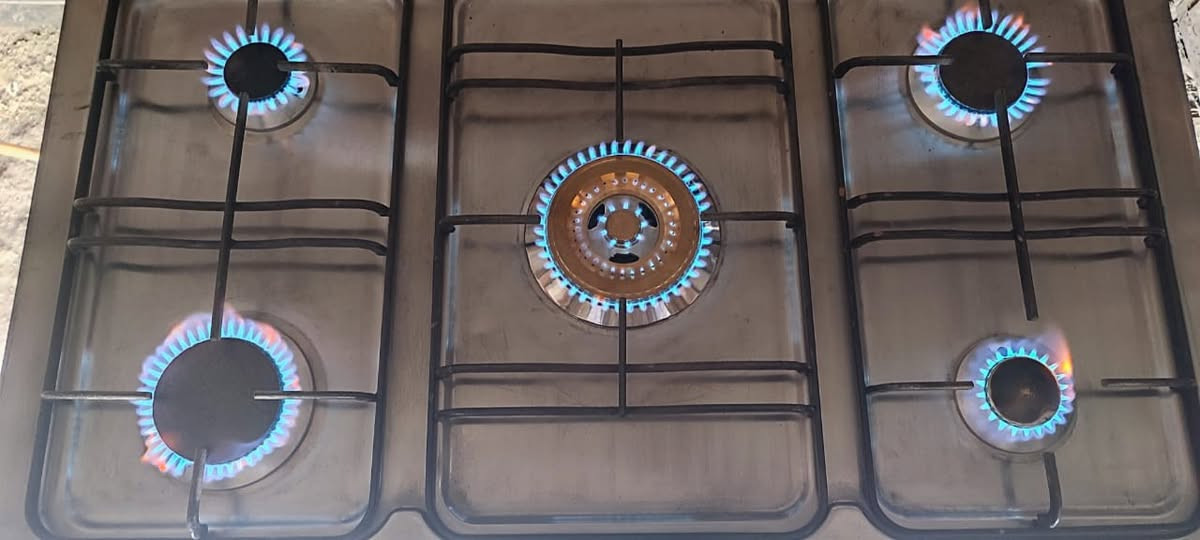 طباخ كريازي باب اول كله شغال وعلى الفحص السعر 200 العنوان نجف حي الرحمه شارع عشرين مقابيل سيد ستار ابو الانشائيه للتواصل خاص او الاتصال بالرقم ***********
