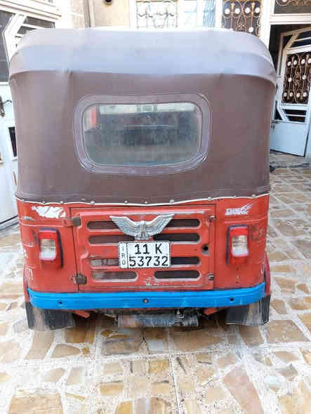 تكتك موديل ١٧ شهر ١٢ رقم بغداد انكليزي بلاديه مابيهه صبغ ولا ضربه محرك نضيف كهربائيات ودشبول كله يشتغل ع البلاد تايرات ٣ جدد مسجل جديد دوشمه جديده السعر ٤٠٠٠٠٠٠ بيهه مجال قليل العنوان بعقوبه تحرير ***********
