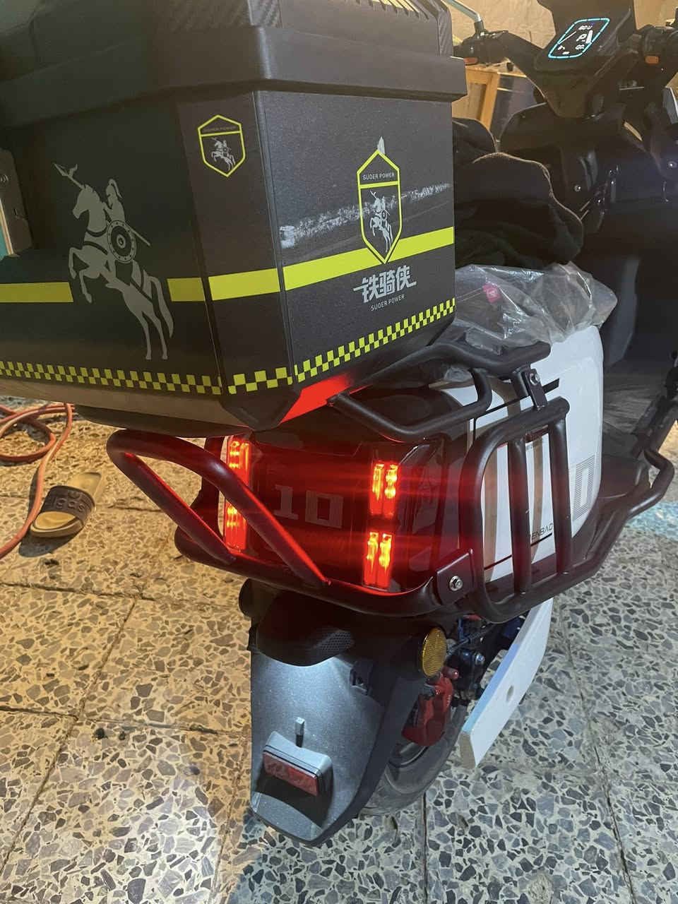 صاعقه ٢٠٢٦ زيرو  جديده مدرعه بطاريات مسطره لكبار ٣٩ انبير ترجع بك سرعه ٨٥حقيقي ٤ سرع دبل اشاره مكاني بغداد حي الجهاد او سيديه ***********
