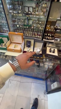 مزاد تيك توك • الساعة ٩ ليلاً • ساعات صفر