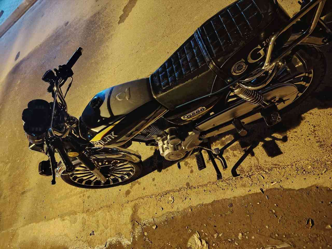 اسلام عليكم دراجه ايراني مديل 25 صار شهرين من طالعه بعدها زيرو ماشيه 2000  فول نضافه  سعر 825 وبيهاومجال بصيط  ***********
