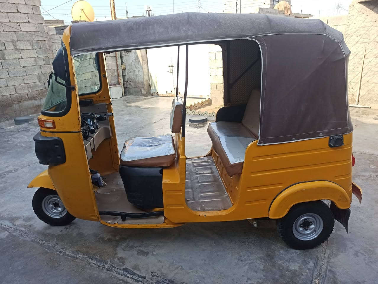 السلام عليكم 

تكتك 2019 للبيع رقم واسط تحويل ثاني يوم بيهة ضربه بصفحه وصبغ البدي فقط لغود بدون ضربه وصبغ مكينه بيهة تبخير قليل كلش جاهزة التكتكك
مكاني عزيزيه 
السعر 5500  شبيهة مجال 
***********
