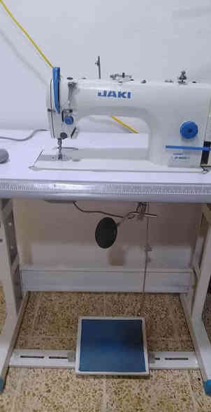 سلام عليكم 
للبيع مكينا مال خياطه 
نضيفه 
مكاني جانب الايمن حي المنصور 
سعر 250
