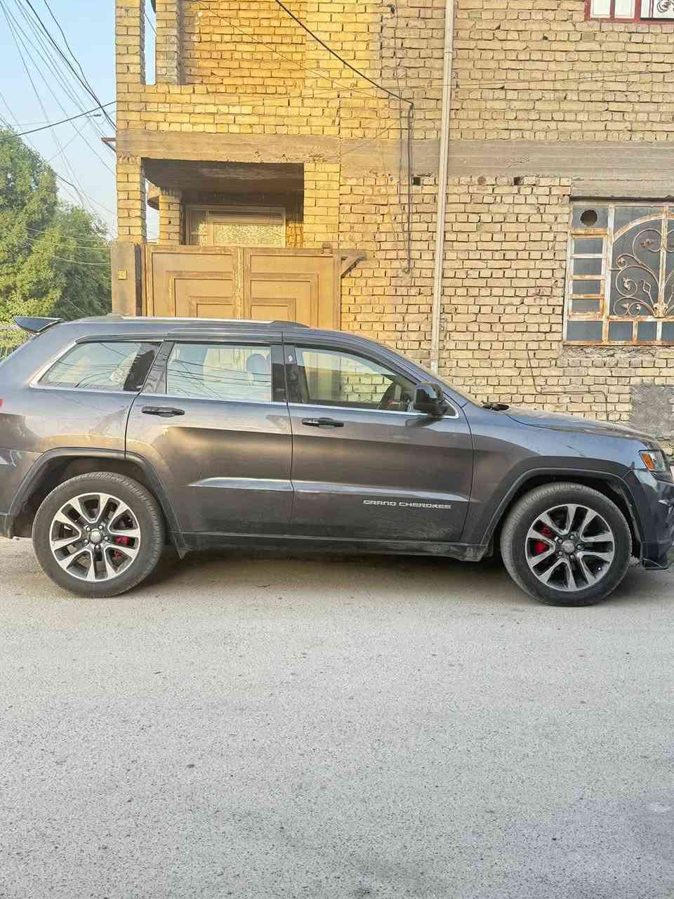 جيب 2015 وارد امريكي حادث جنطة وچاملغ خلفي فقط و2 كارت تكحيل  
محرك 6 سلندر حدادية صدر امامي خلفي جديد تايرات ويالة تخم جديد گير محرك كفالة السيارة خير من الله رقم صاحب السيارة ***********
بغداد البياع
