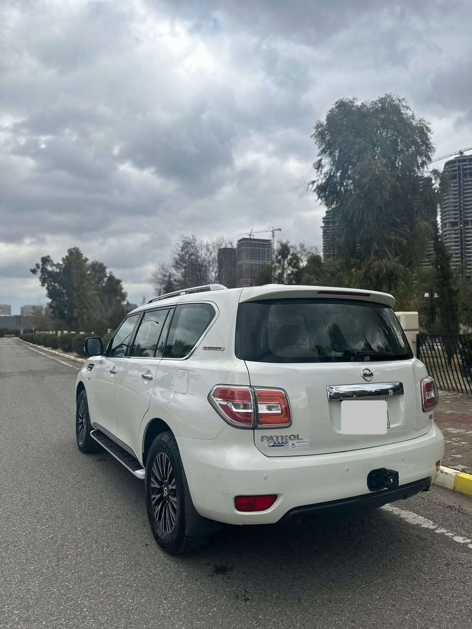 نيسان باترول 2013
‎مواصفات SE درجة 2
‎المحرك 5.6 مرغوب
‎سلايد
‎ثلاجة
‎حساسات
‎جگ
‎كوشن كهربائي
‎تبريد مركزي
‎ماشي 221,000 كم
‎المحرك والگير شرط (بالحالة الممتازة)
‎السيارة بدون مصاريف إضافية

‎باب الخلفية سكن بها شويه صبغ ، جاملغ السكن بها بارد 
باقي كله ما بي شي

مكان اربيل
***********

السعر : خاص
