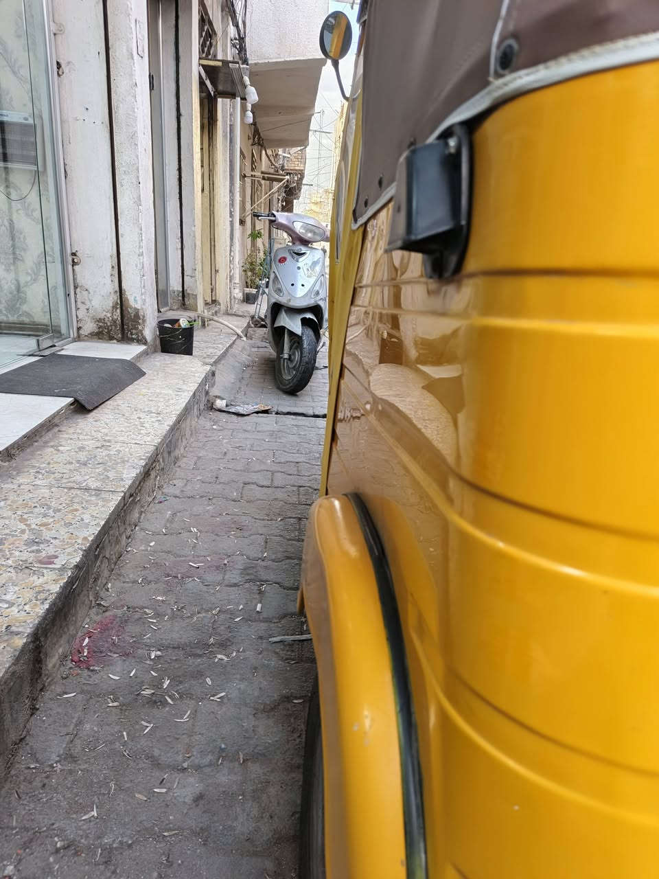 السلام عليكم عدنه تكتك للبيع موديل 2020 كاملة الاوراق وبيها رقم و سنوية
رقم التلفون/ ***********
