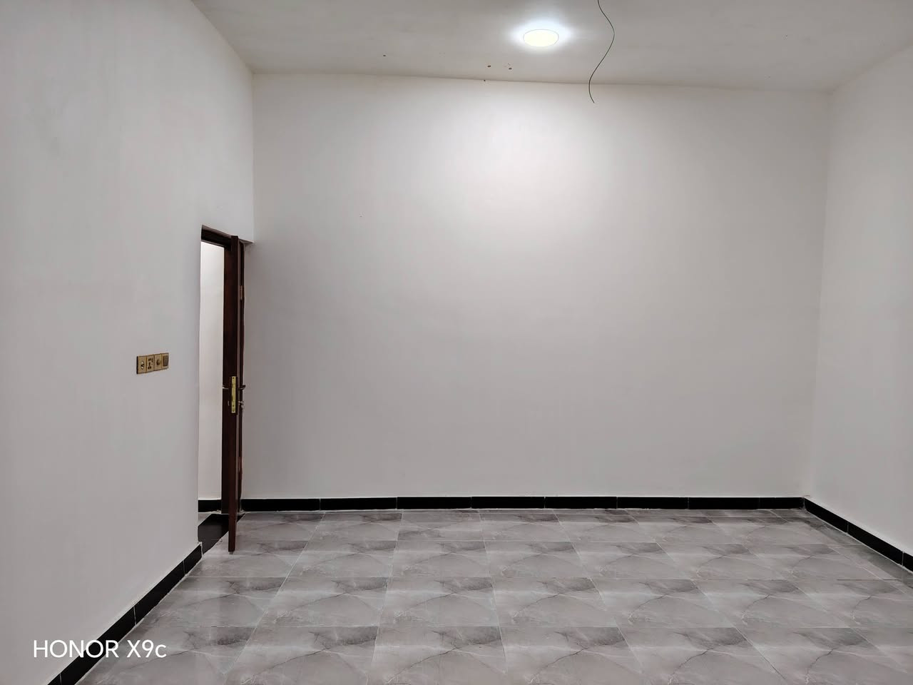 دار للبيع مساحه140متر
في البصره شط العرب الجزيره اليوبه
يتكون م̷ـــِْن
 غرفتين منام أستقبال صاله مطبخ
صحيات داخلي خارجي مناور
بناء حديث تسليم مفتاح. البناء بلوك
خدمات كافه الخدمات متوفره
طابو صرف زراعي
السعر 67 قابل للتفاوض 
للأستفسار للاتصال
***********📞
***********📞
