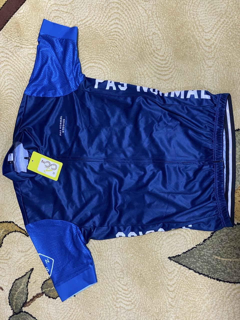 القطعة على 6 الاف 
كله جديد عنواني بصرة و توصيل متوفر 
***********
