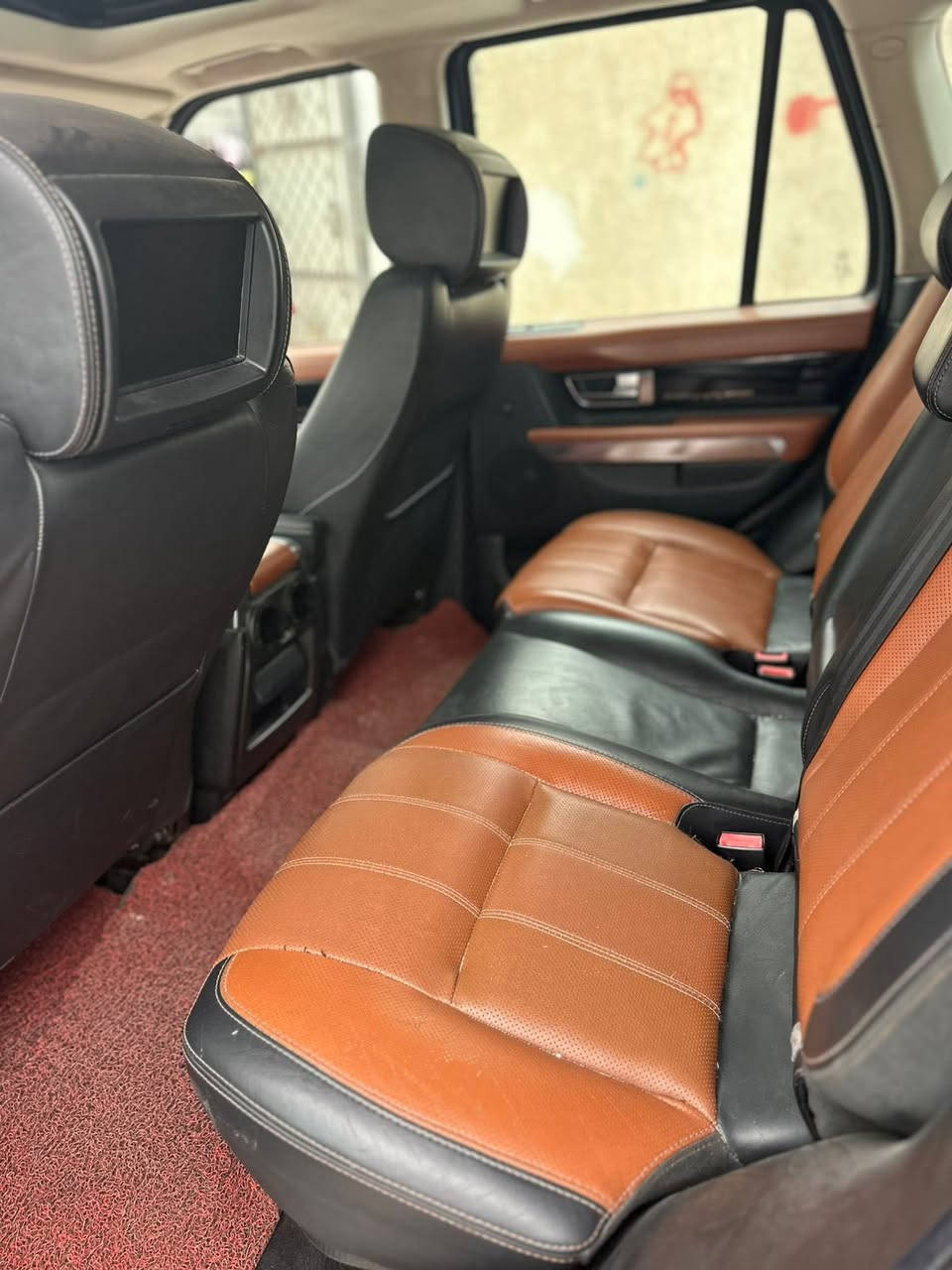 السلام عليكم للبيع او مراوس رانج موديل 2013 موصفات HSE المكينه المرغوبه سوبر داخل جلد تحويل او وكاله سياره جاهزه مال بيت  مكلف بنشر 

+964 770 065 9988
