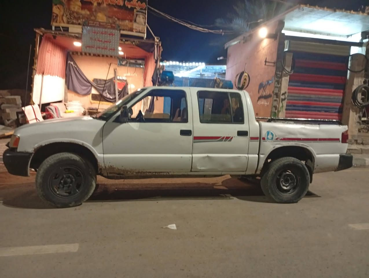 جمسي موديل 2006سياره نضيفه مجفته مره وحدة لاتنقيص ولا تبخير سياره خير من يم الله ادوات ادوات ادواتت  مكان بغداد المعامل السعر 10ورقات وبيهة مجال ***********
