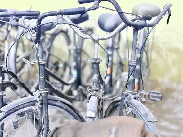 سلام عليكم بيسكلات البيع جمله ومفرد مكان ناصريه سوك الشيوخ تقاطع الوئلي مقابل اسوق ريحانه رقم ***********
