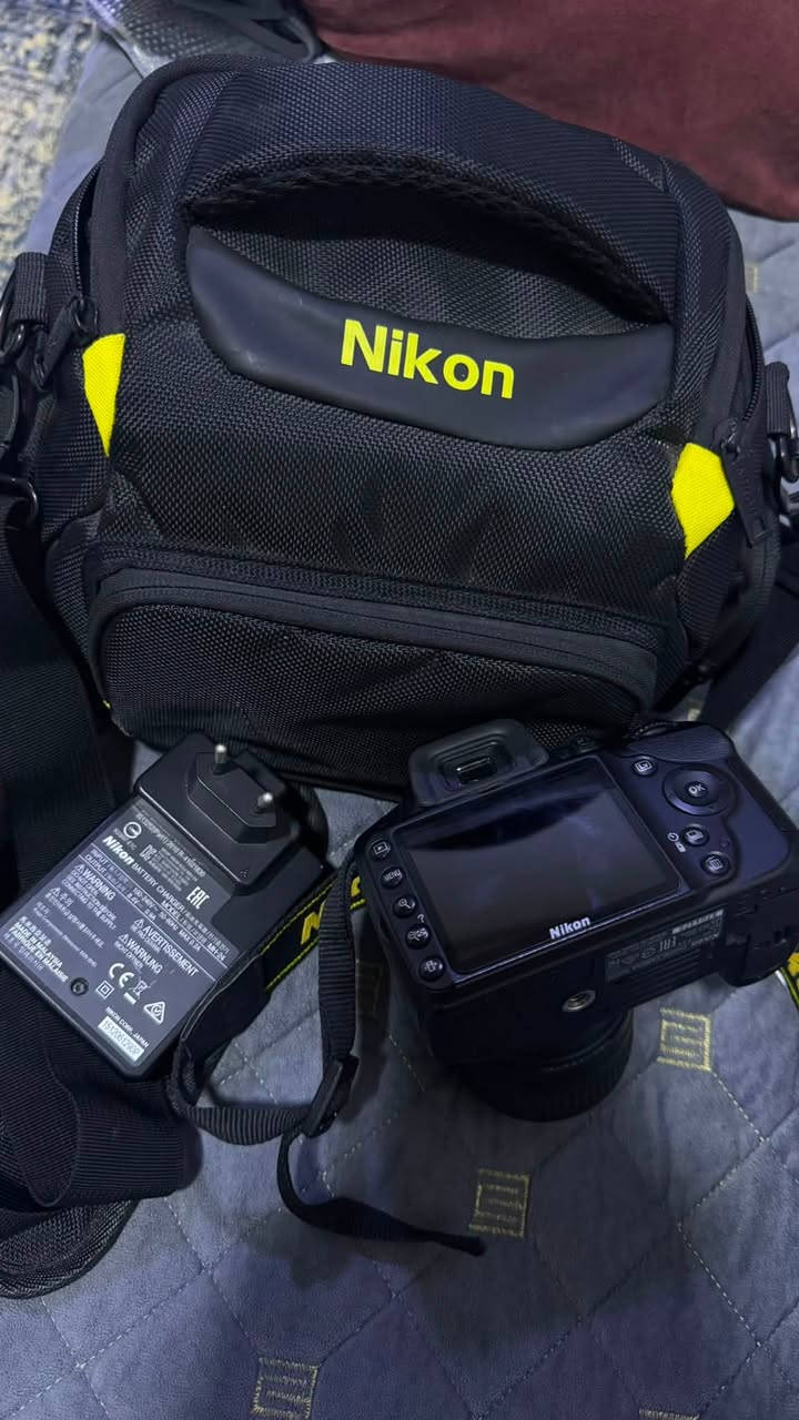 لكاميرا Nikon D3200 مع عدسة 18-55 VR II. الكاميرا مابيها عيب شغاله المكان كركوك س 150 الف وبيها مجال للطيبين المكان كركوك. ***********
