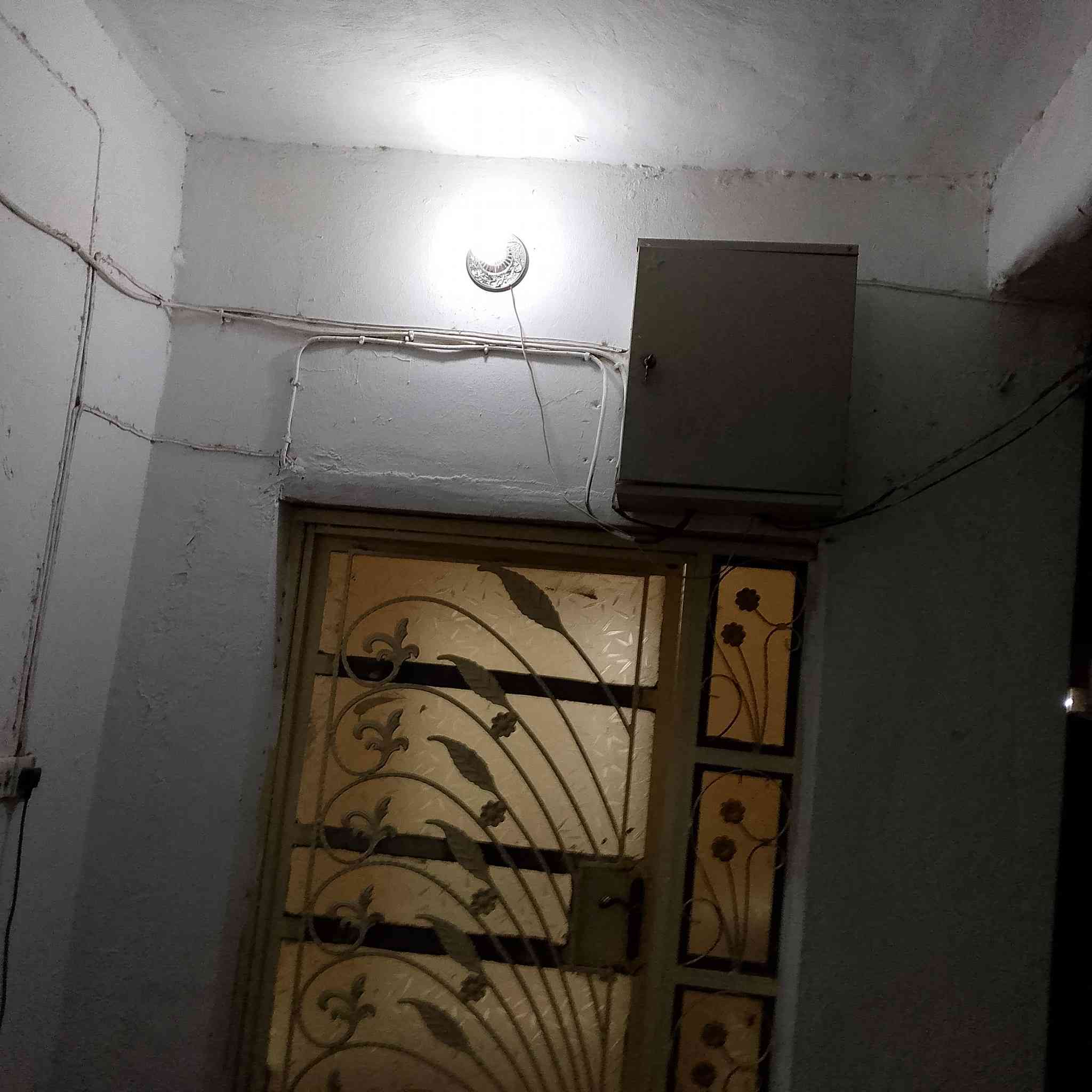 بيت طابو سكني مساحة 250 متر 
العنوان :
صلاح الدين 
قضاء العلم 
السعر 70
علق وارسل لك التفاصيل
***********
***********
